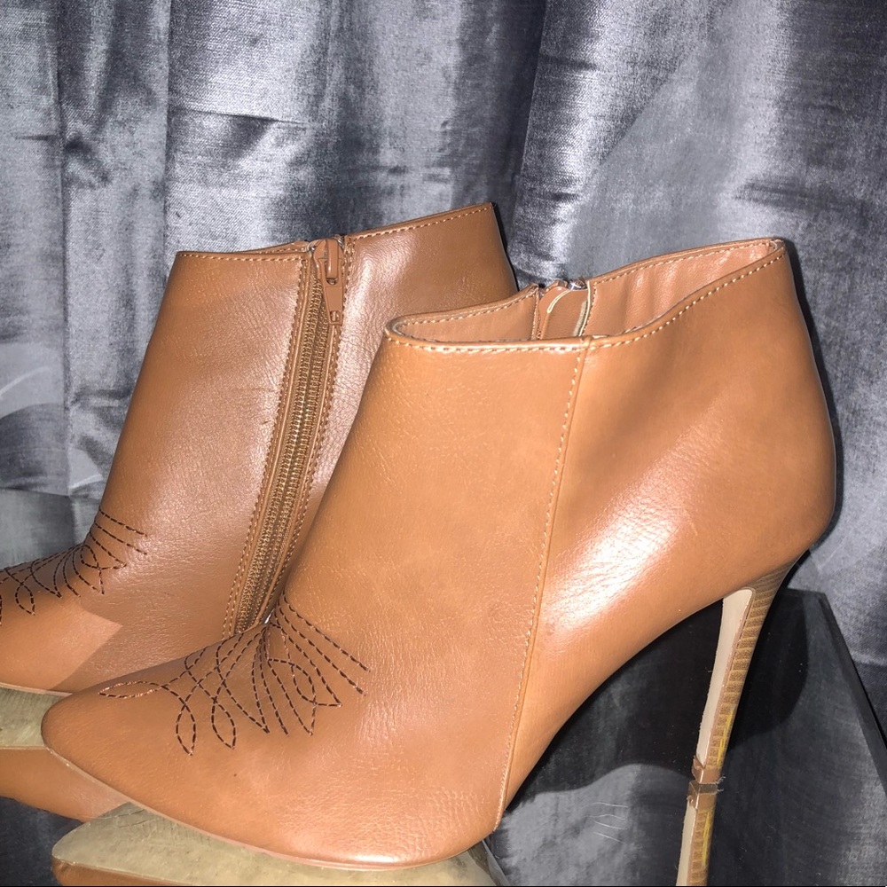 Booties -Cognac - Picture 2 of 3
